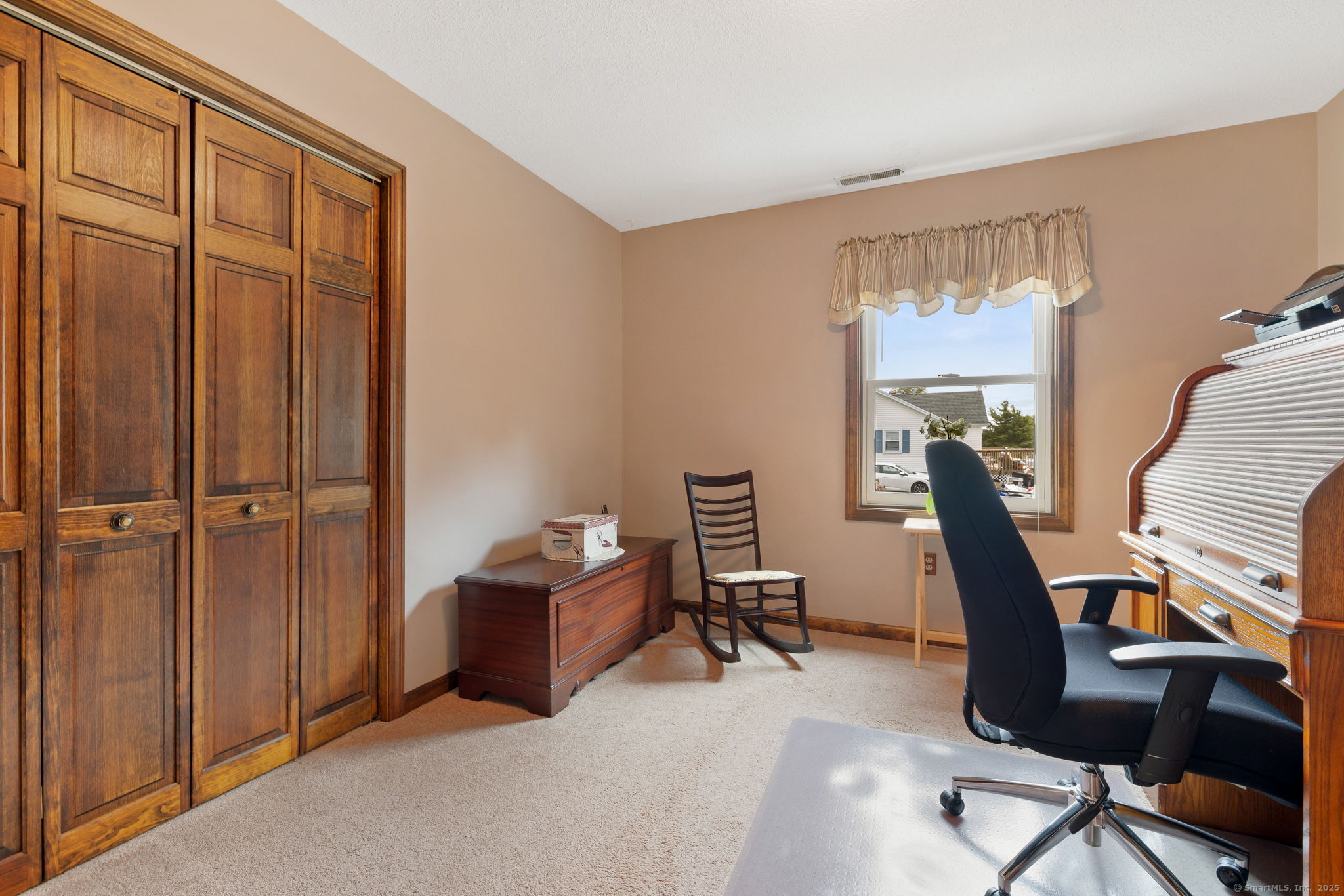 Waterbury, Connecticut 06705, United States, 5 Bedrooms Bedrooms, ,3 BathroomsBathrooms,Residential,Pending,210238