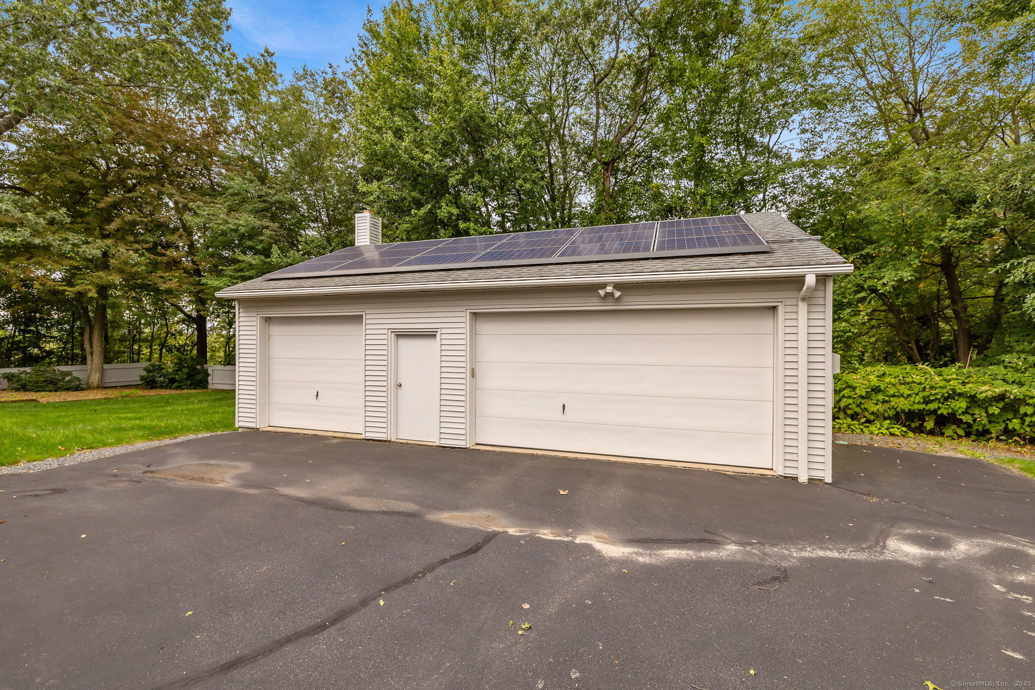 Waterbury, Connecticut 06705, United States, 5 Bedrooms Bedrooms, ,3 BathroomsBathrooms,Residential,Pending,210238