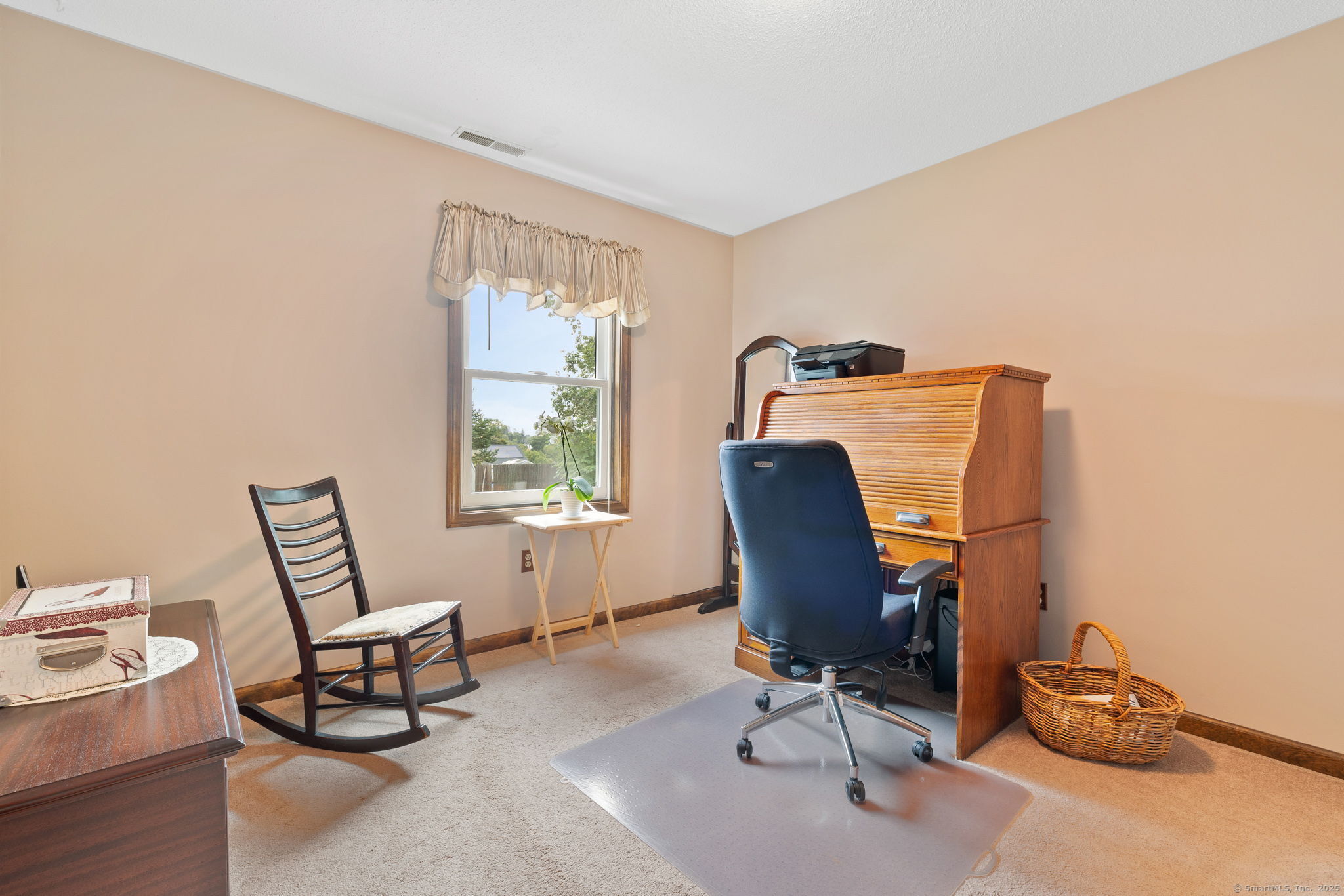 Waterbury, Connecticut 06705, United States, 5 Bedrooms Bedrooms, ,3 BathroomsBathrooms,Residential,Pending,210238