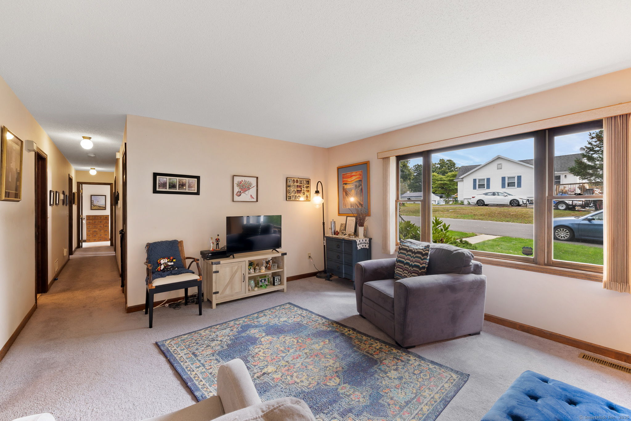 Waterbury, Connecticut 06705, United States, 5 Bedrooms Bedrooms, ,3 BathroomsBathrooms,Residential,Pending,210238