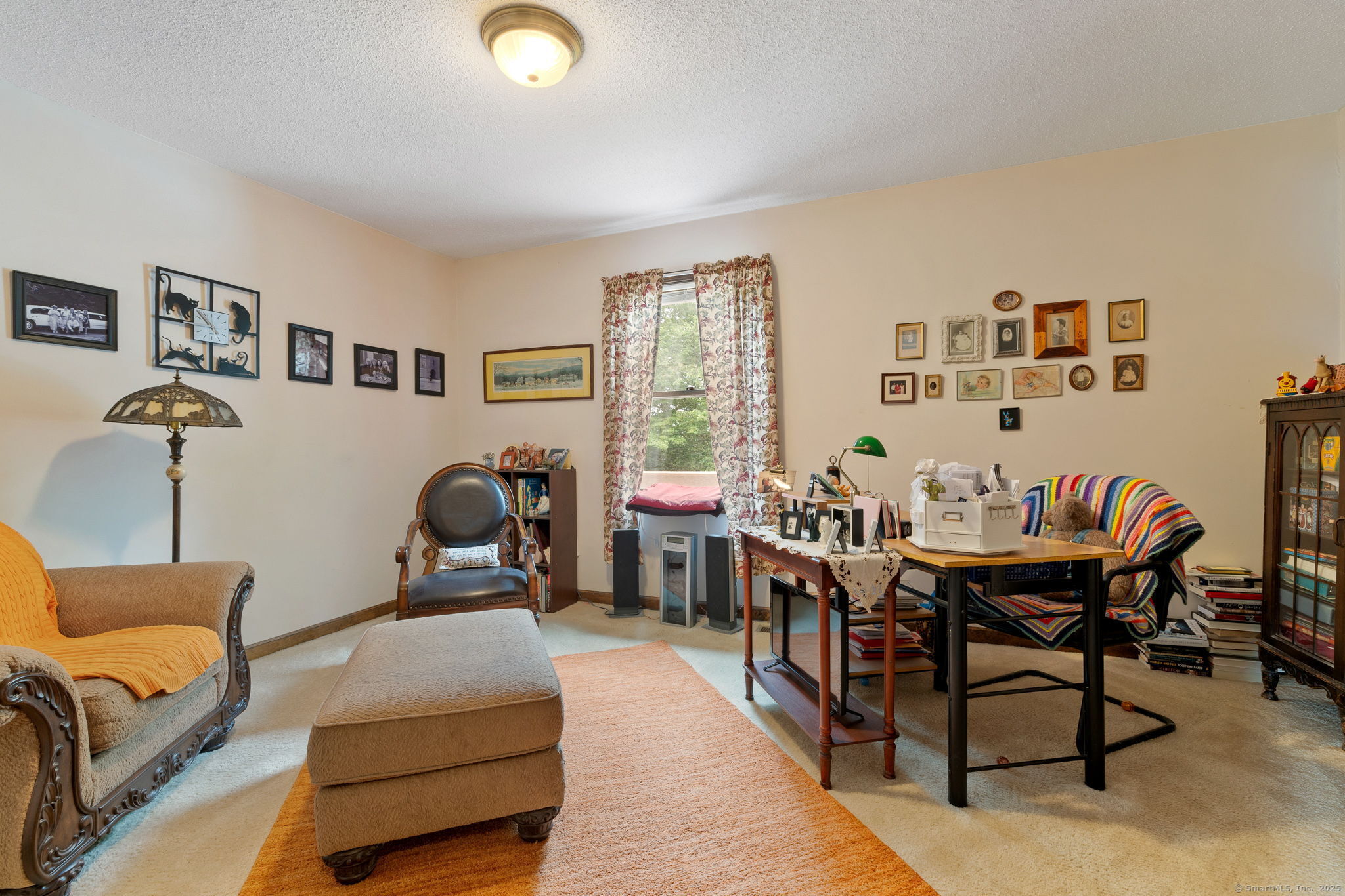 Waterbury, Connecticut 06705, United States, 5 Bedrooms Bedrooms, ,3 BathroomsBathrooms,Residential,Pending,210238