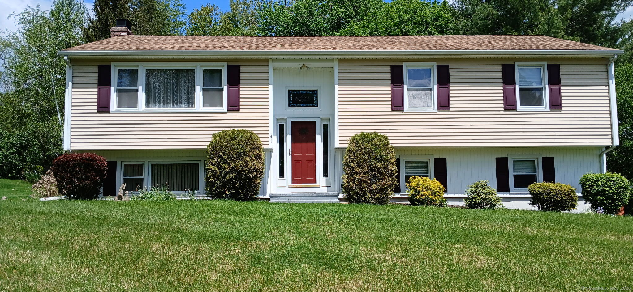 Property for Sale at Camelot Drive, Monroe, Connecticut - Bedrooms: 3 
Bathrooms: 2 
Rooms: 6  - $567,900