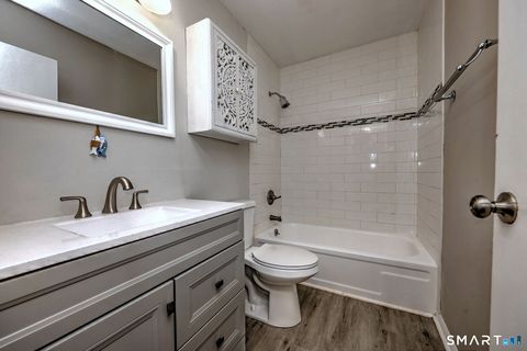 Tiny photo for 65 E Broadway #B, Milford, CT 06460 (MLS # 24165042)