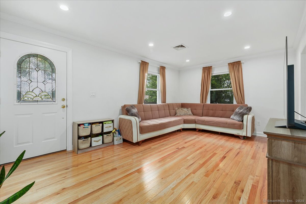 54 Mcmullen Avenue, Stamford, Connecticut image 16