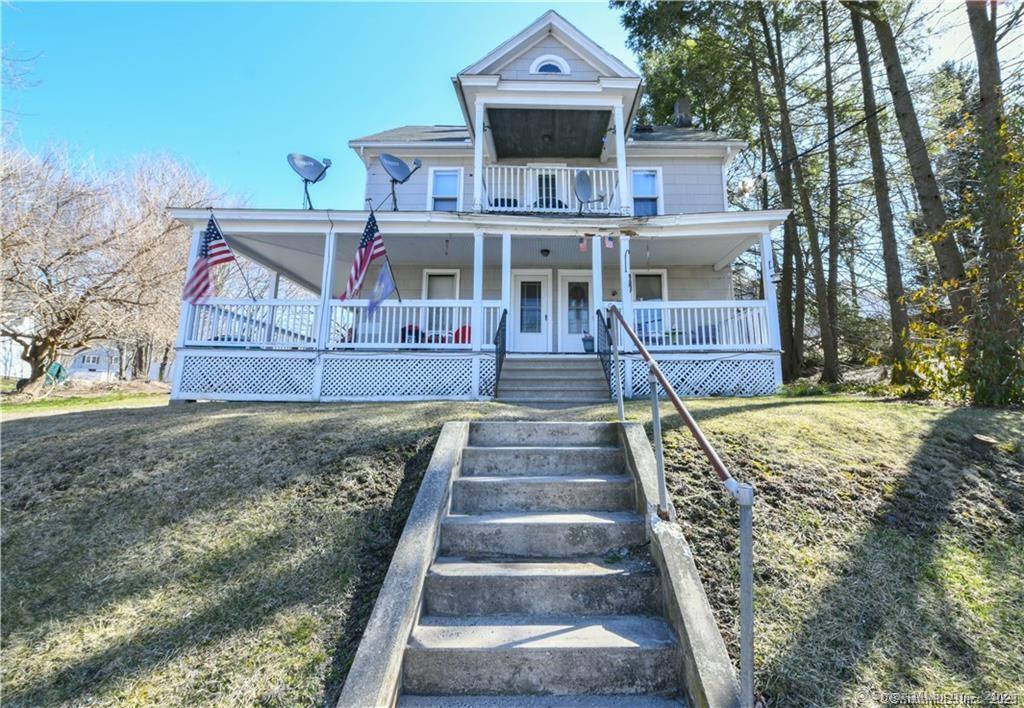 Greenwood Street 3, Watertown, Connecticut - 1 Bedrooms  
1 Bathrooms  
4 Rooms - 