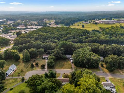 Tiny photo for 40 Abbey Court, Cheshire, CT 06410 (MLS # 24163131)