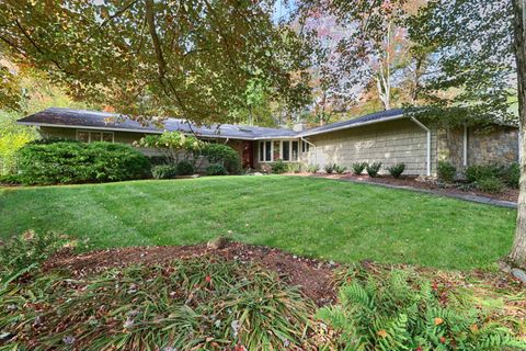Photo of 947 Galloping Hill Road, Fairfield, CT 06824 (MLS # 24133099)