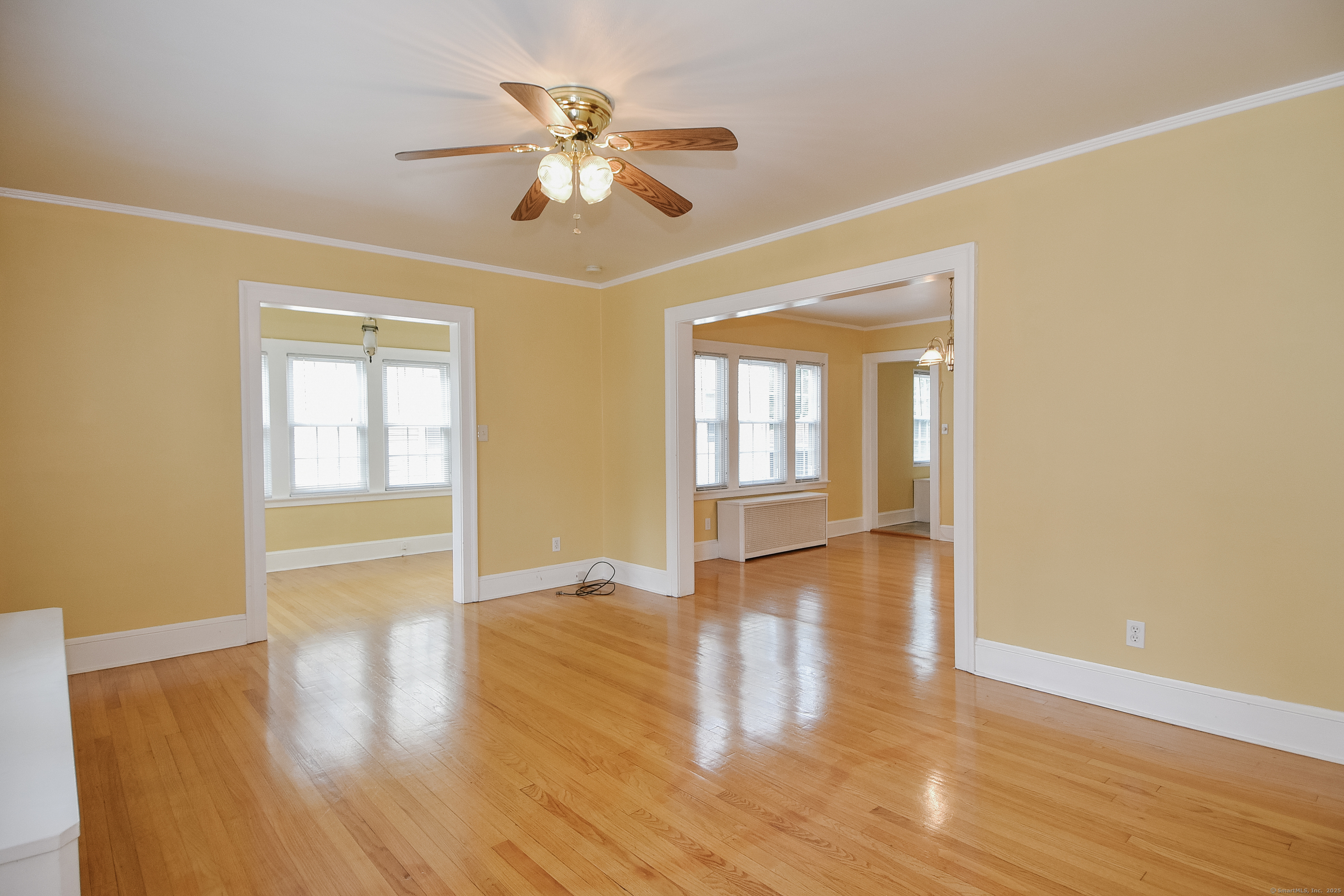 West Hartford, Connecticut 06119, United States, 3 Bedrooms Bedrooms, ,1 BathroomBathrooms,Residential,Pending,201346