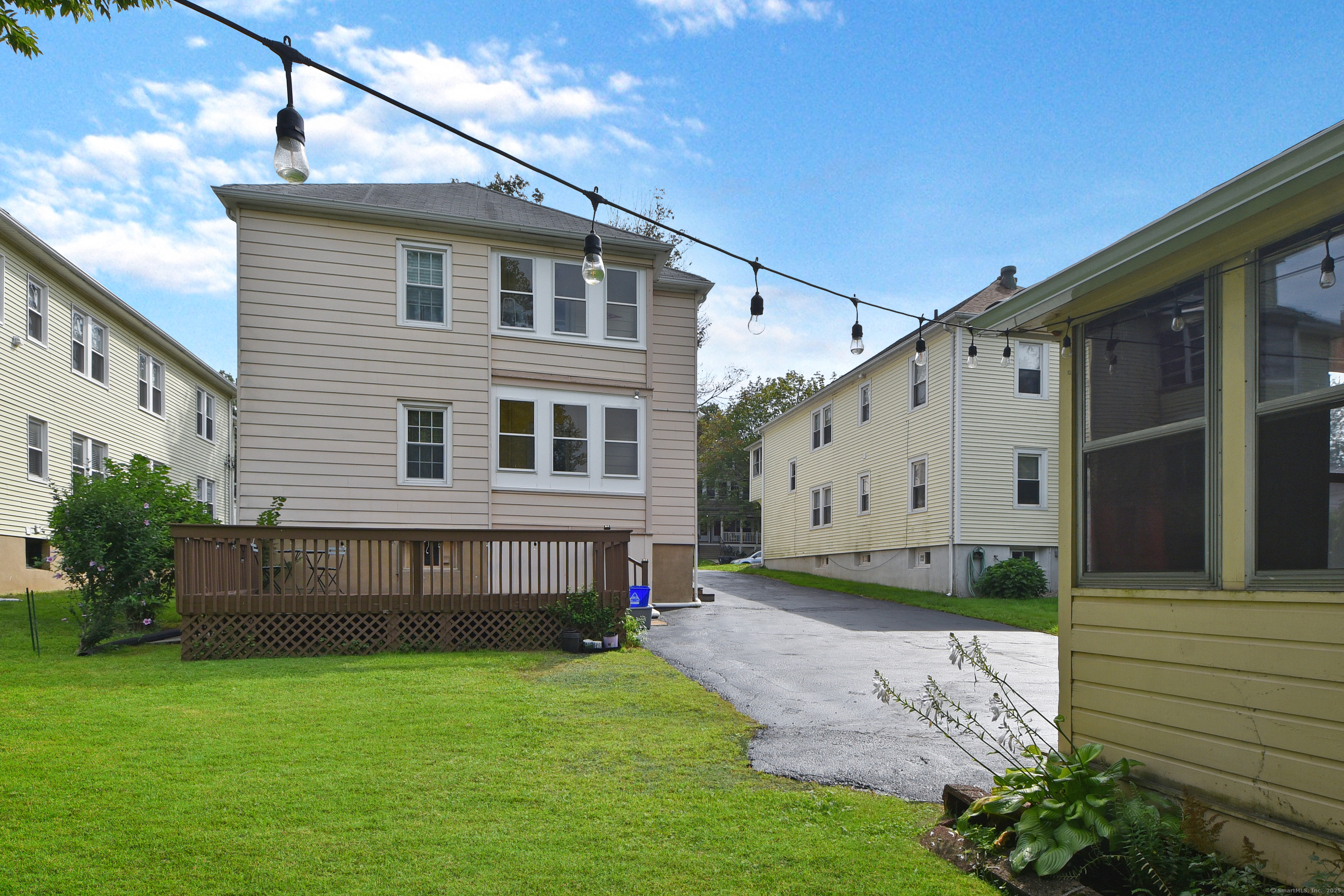 West Hartford, Connecticut 06119, United States, 3 Bedrooms Bedrooms, ,1 BathroomBathrooms,Residential,Pending,201346