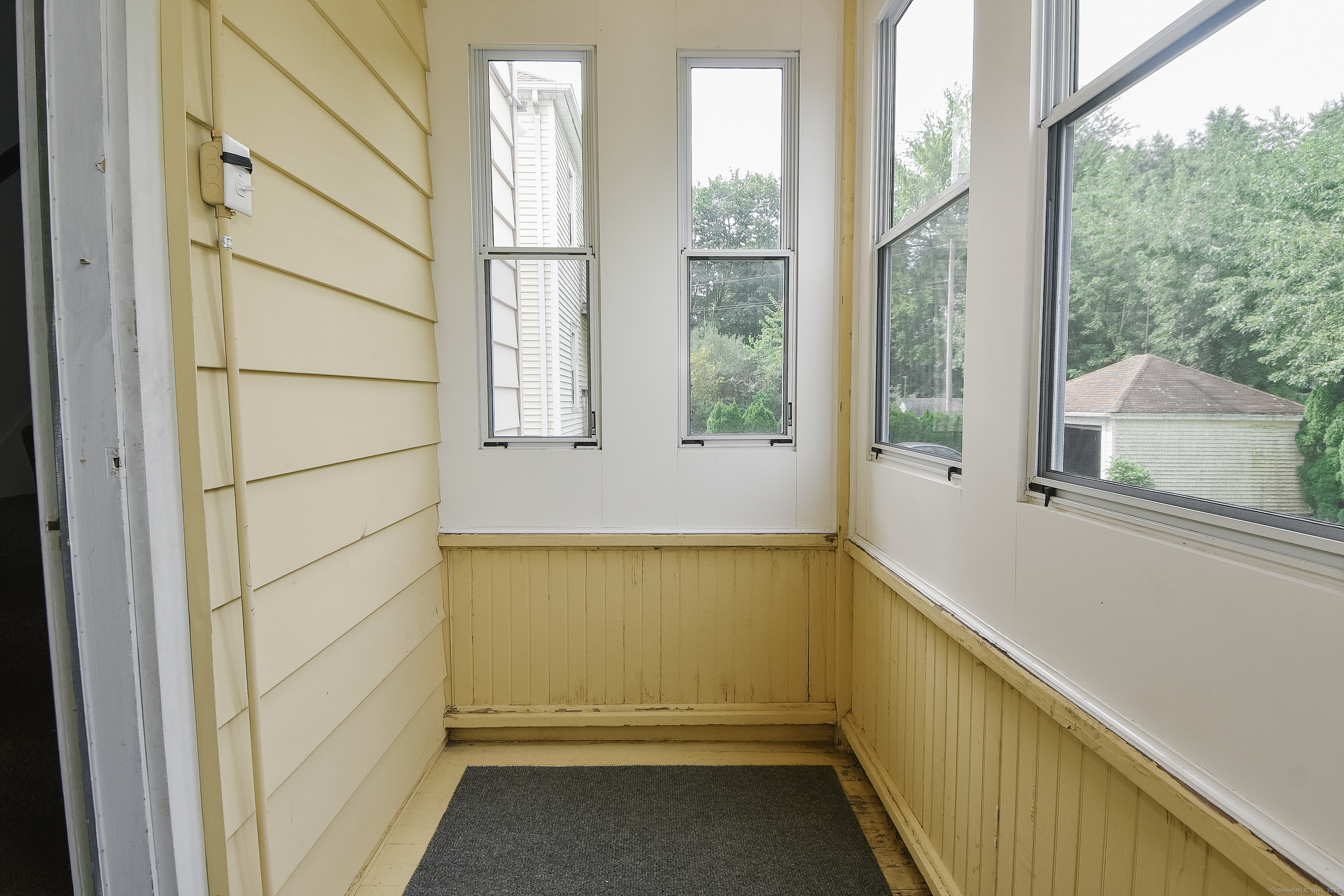 West Hartford, Connecticut 06119, United States, 3 Bedrooms Bedrooms, ,1 BathroomBathrooms,Residential,Pending,201346