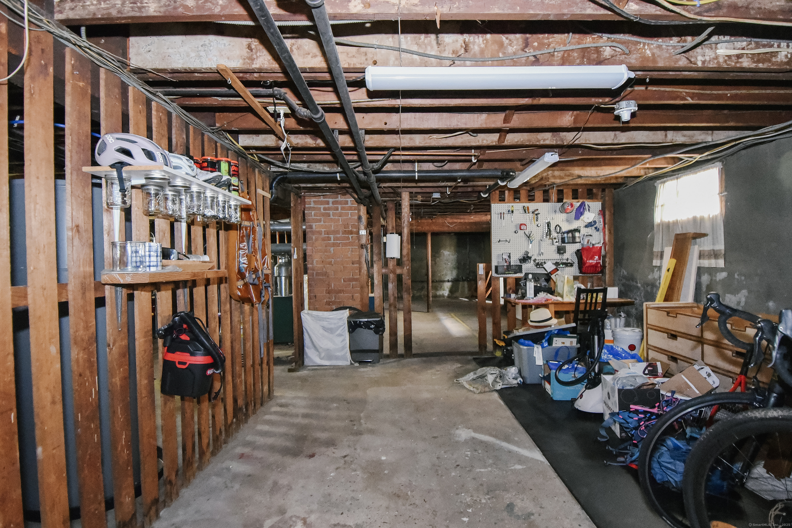 West Hartford, Connecticut 06119, United States, 3 Bedrooms Bedrooms, ,1 BathroomBathrooms,Residential,Pending,201346