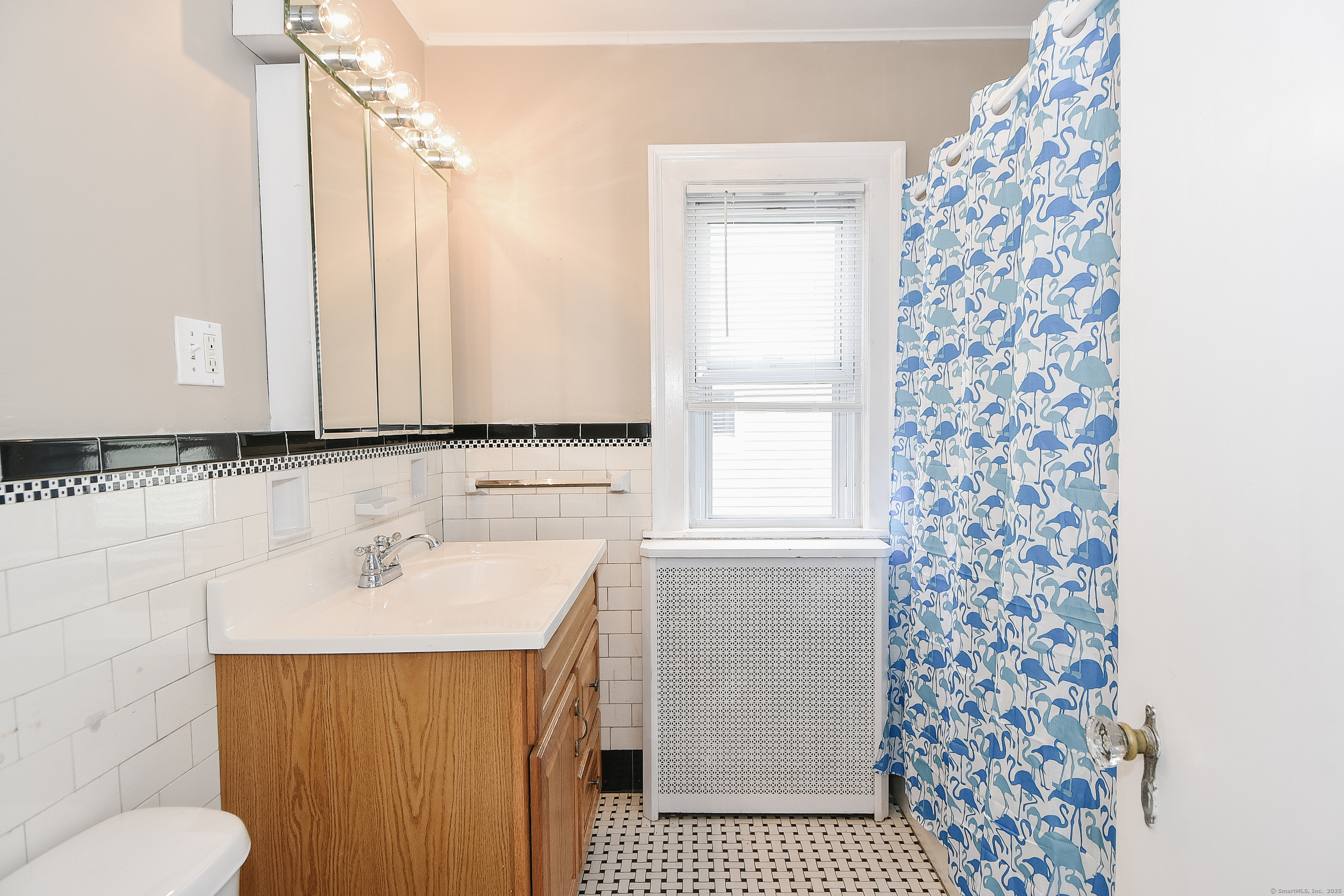 West Hartford, Connecticut 06119, United States, 3 Bedrooms Bedrooms, ,1 BathroomBathrooms,Residential,Pending,201346