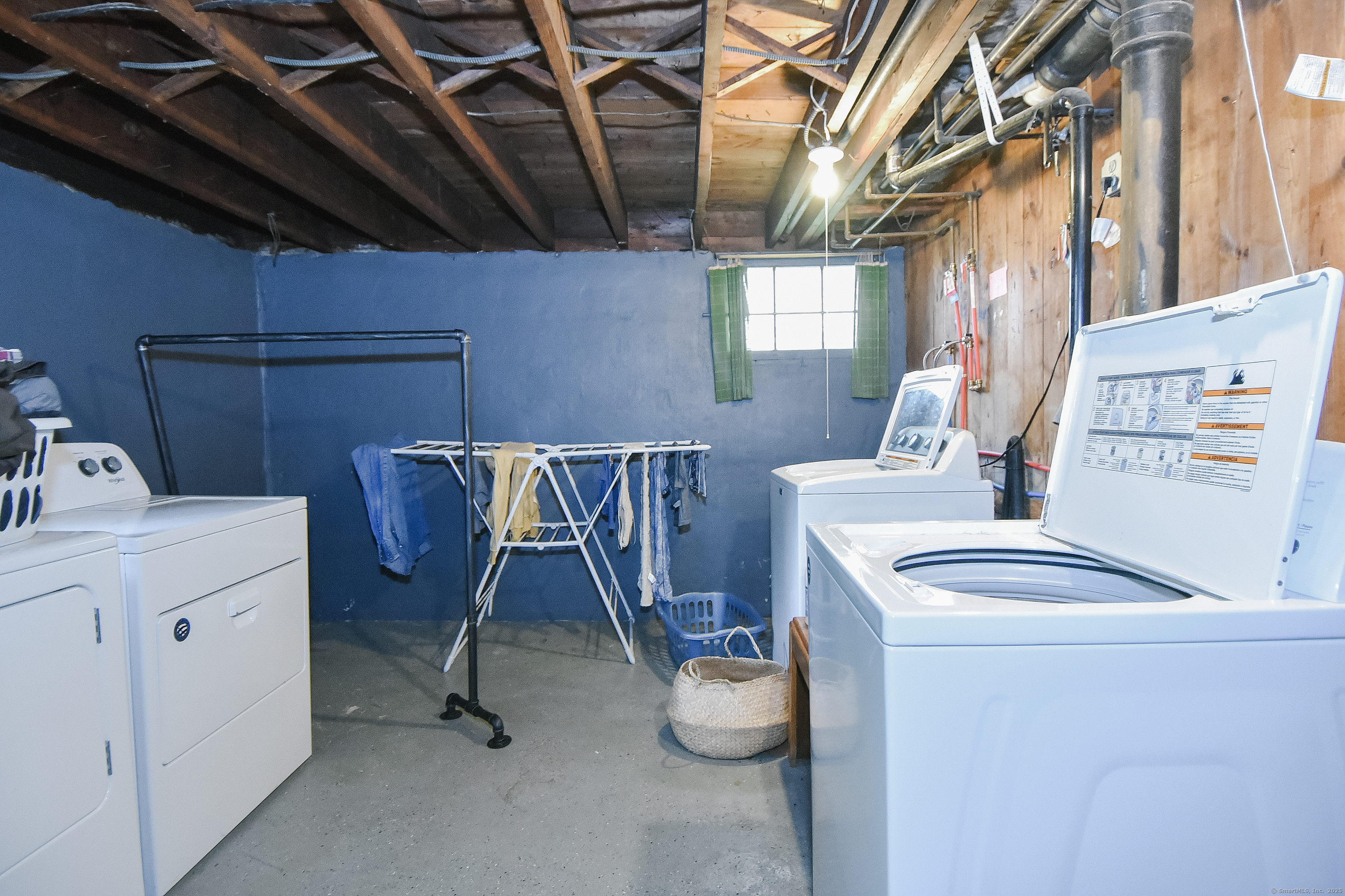 West Hartford, Connecticut 06119, United States, 3 Bedrooms Bedrooms, ,1 BathroomBathrooms,Residential,Pending,201346