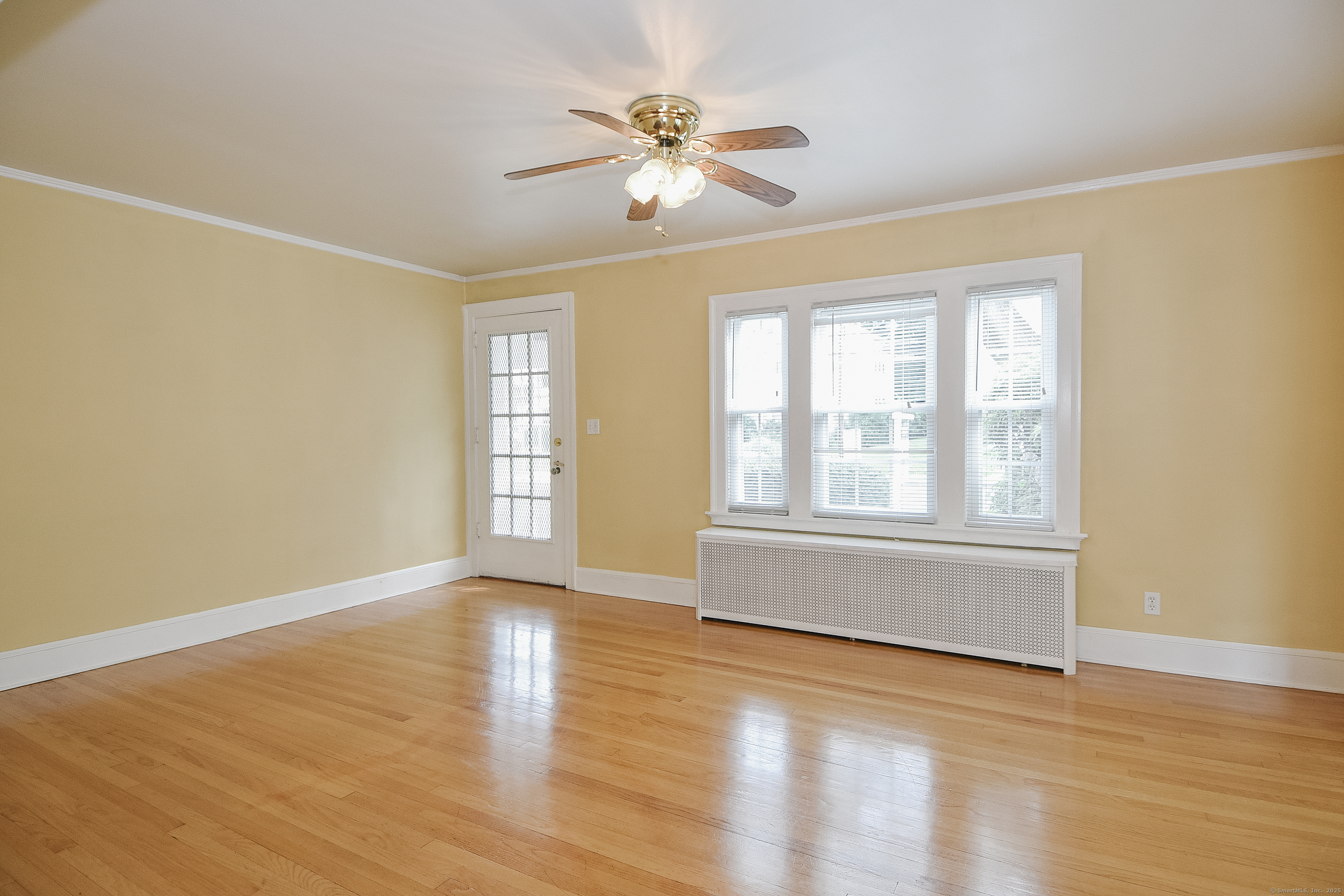 West Hartford, Connecticut 06119, United States, 3 Bedrooms Bedrooms, ,1 BathroomBathrooms,Residential,Pending,201346