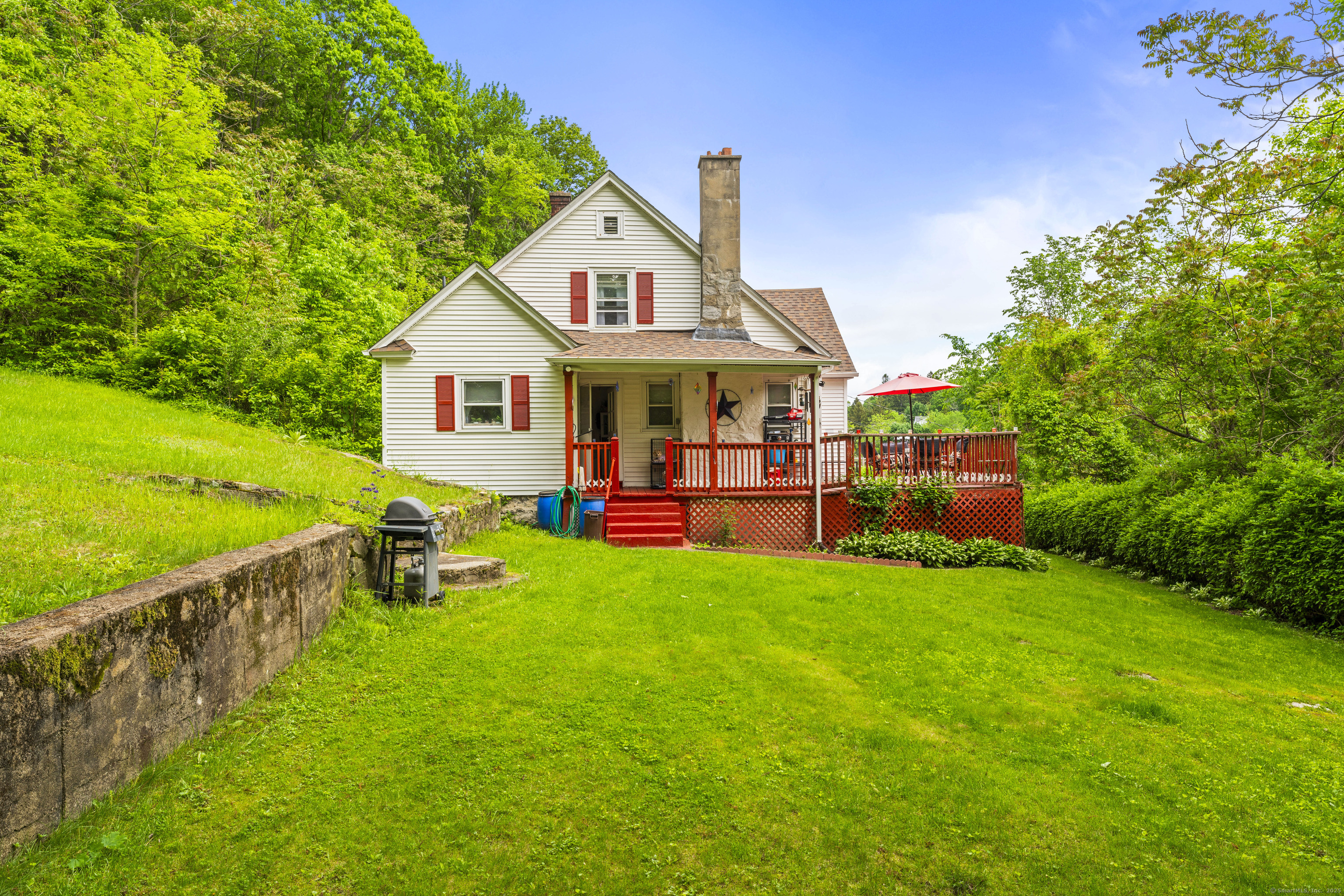 Property for Sale at N Main Street, Waterbury, Connecticut - Bedrooms: 4 
Bathrooms: 2 
Rooms: 7  - $299,000
