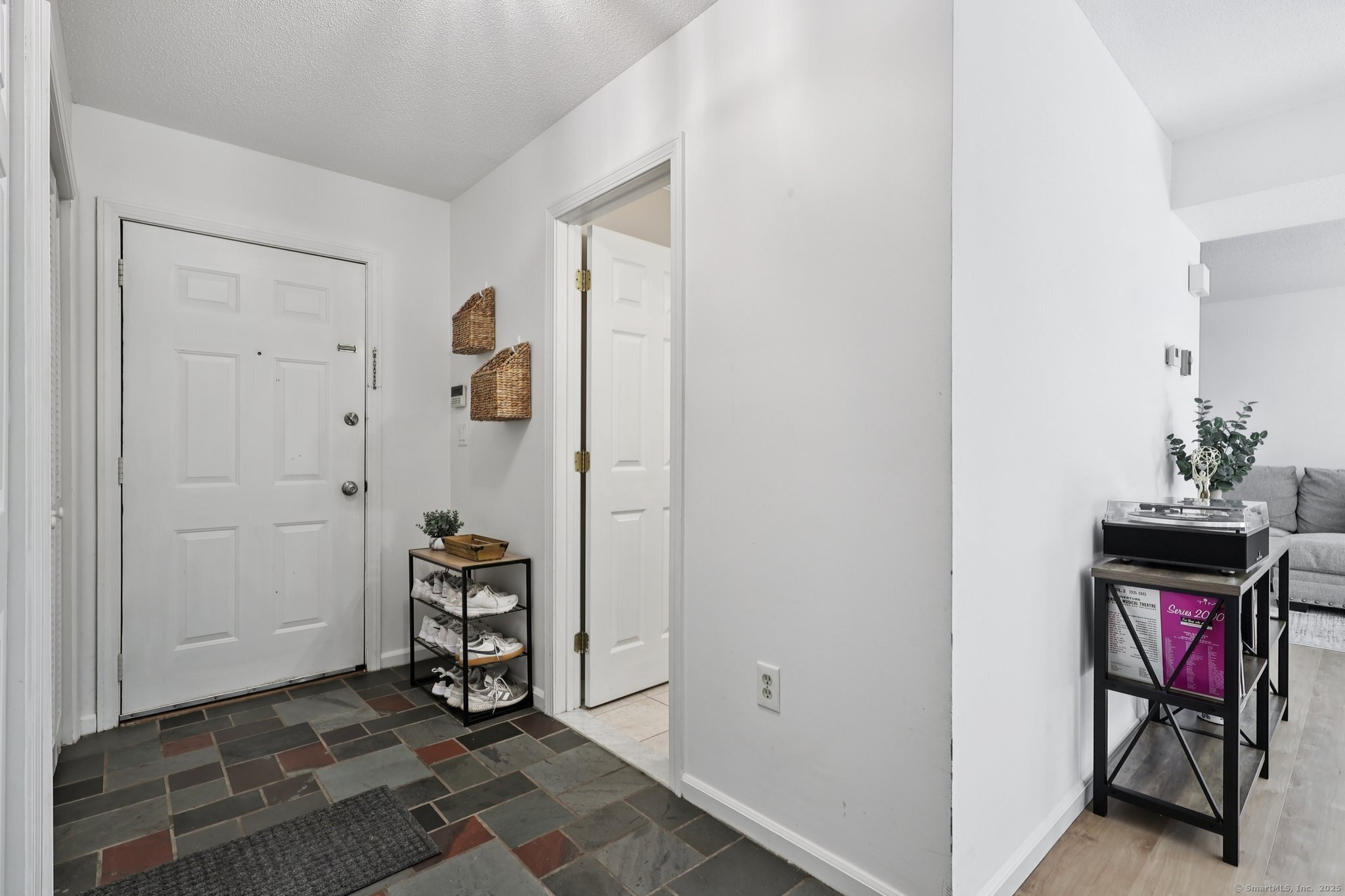 2 Farmington Meadow Drive 2