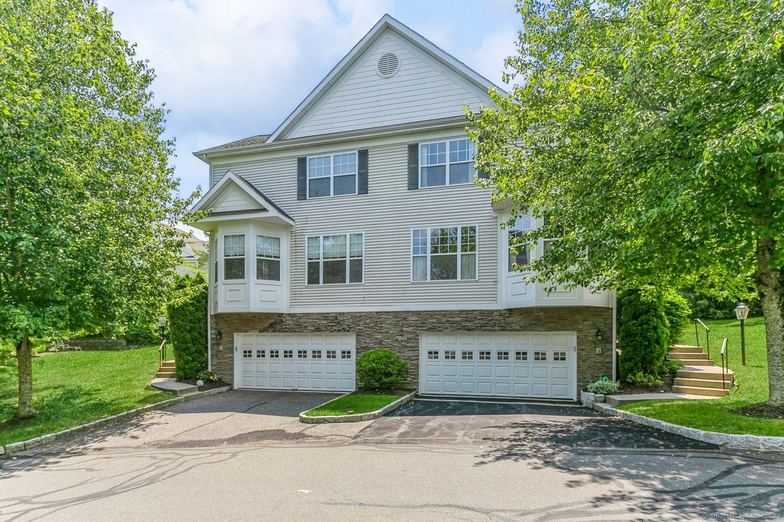 Property for Sale at 6 Maura Lane 6, Danbury, Connecticut - Bedrooms: 3 
Bathrooms: 3 
Rooms: 7  - $550,000