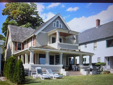 3 Crescent Bluff Avenue Branford CT 06405