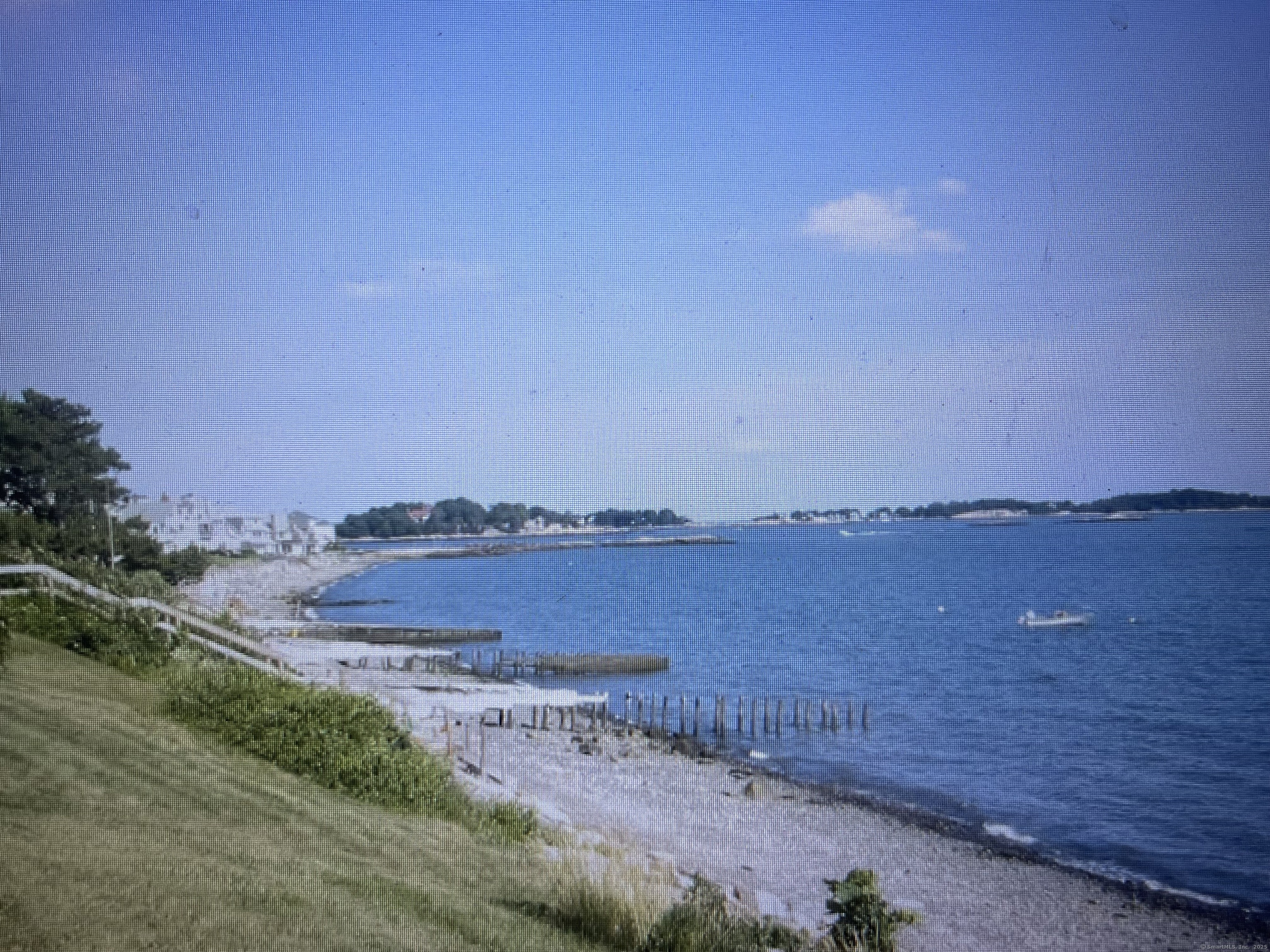 3 Crescent Bluff Avenue