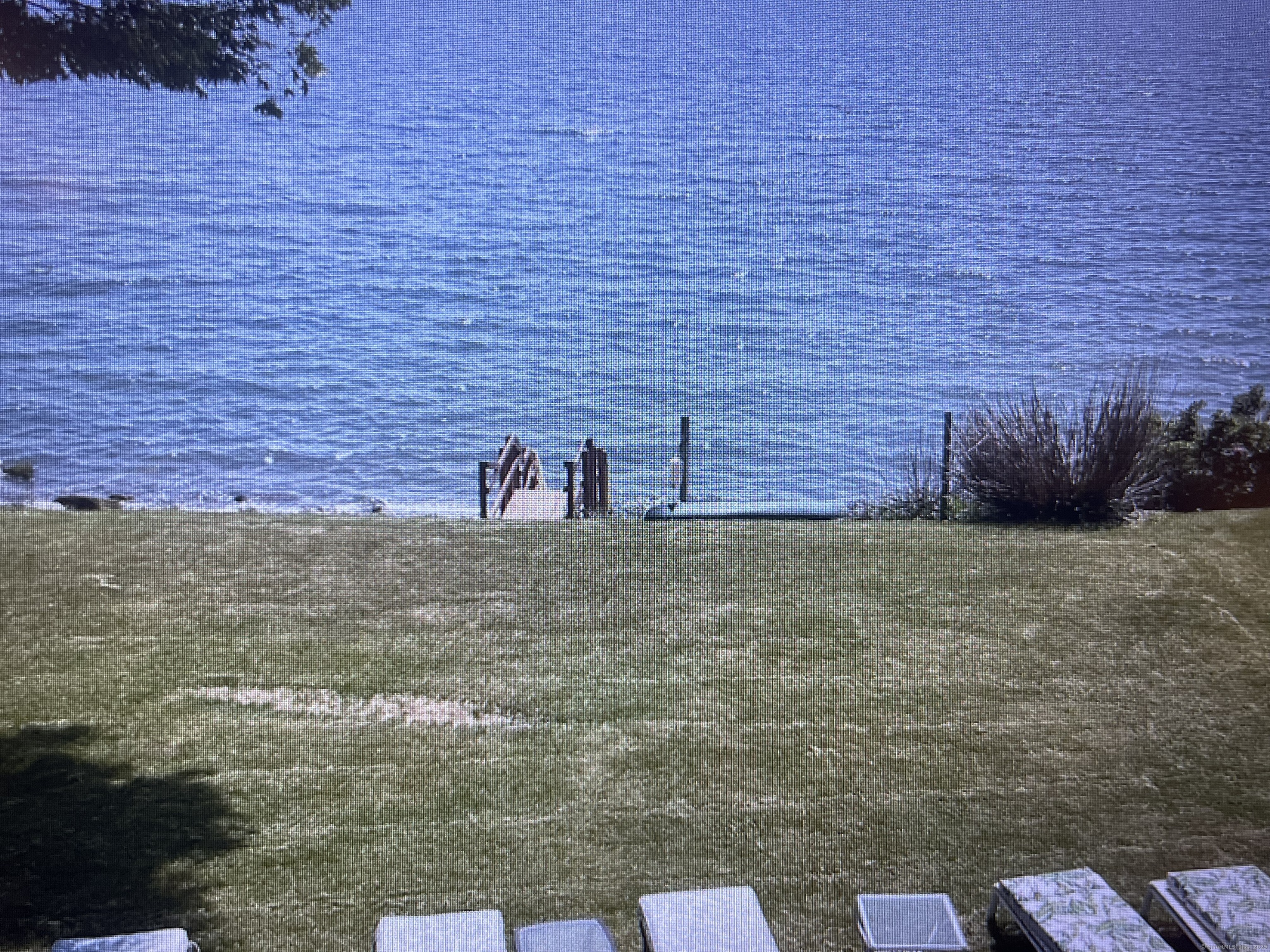 3 Crescent Bluff Avenue