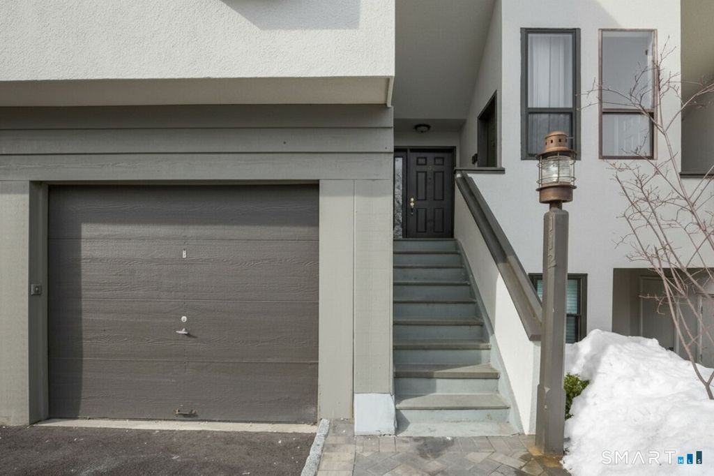 Photo of 105 Harbor Drive #112, Stamford, CT 06902 (MLS # 24162148)