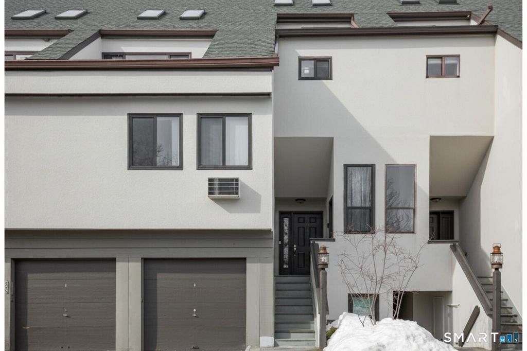 Photo of 105 Harbor Drive #112, Stamford, CT 06902 (MLS # 24162148)