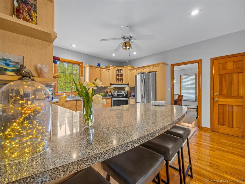 571 Pond Point Avenue, Milford, Connecticut image 13