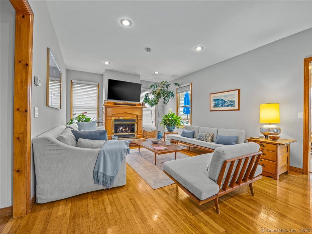 571 Pond Point Avenue, Milford, Connecticut image 9