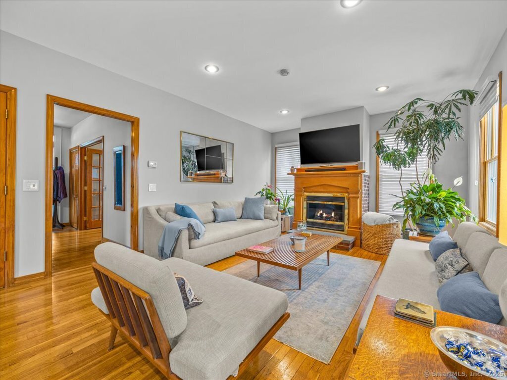 571 Pond Point Avenue, Milford, Connecticut image 10