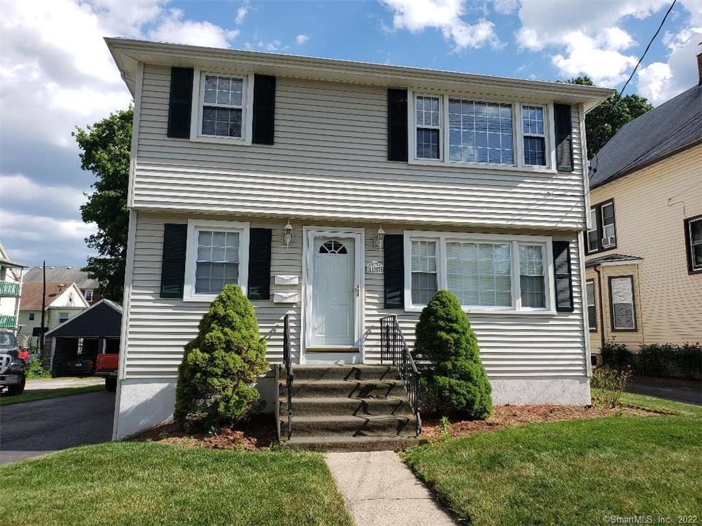 Shuttle Meadow Avenue, New Britain, Connecticut - 3 Bedrooms  
1 Bathrooms  
5 Rooms - 