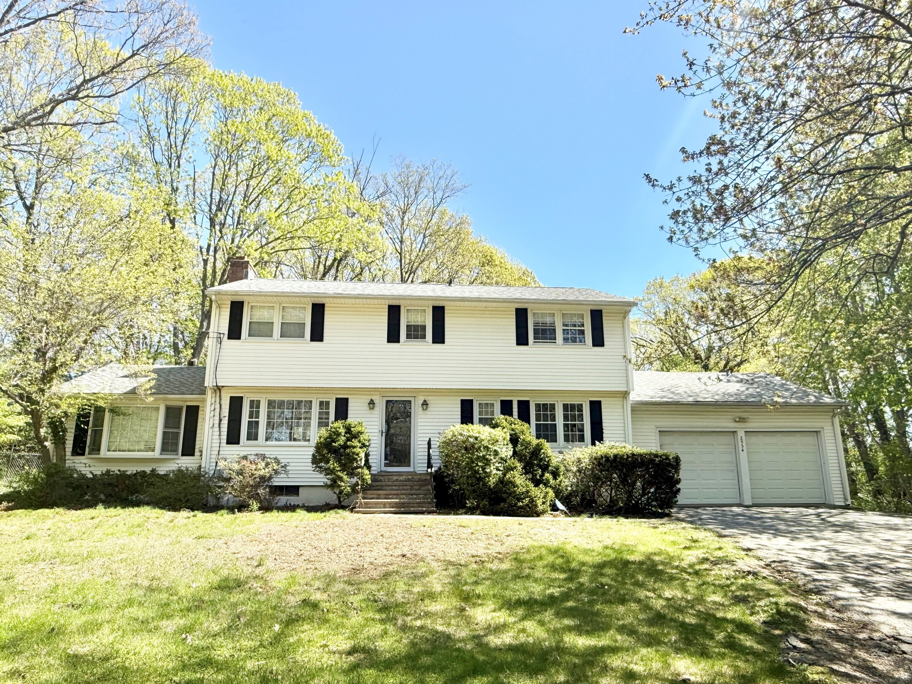 Madison Avenue, Bridgeport, Connecticut - 4 Bedrooms  
3 Bathrooms  
8 Rooms - 
