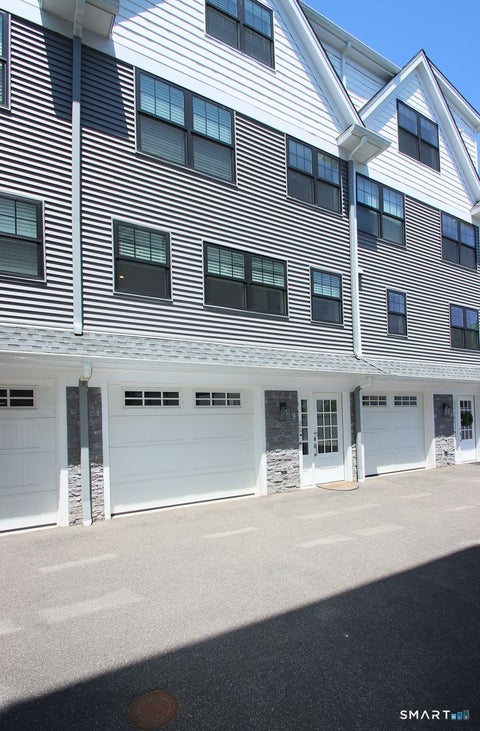 Tiny photo for 25 Beaumont Street #25, Fairfield, CT 06824 (MLS # 24190252)
