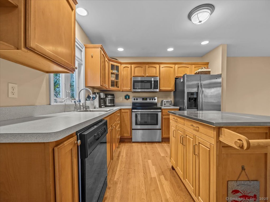 96 River Road, Clinton, Connecticut image 10