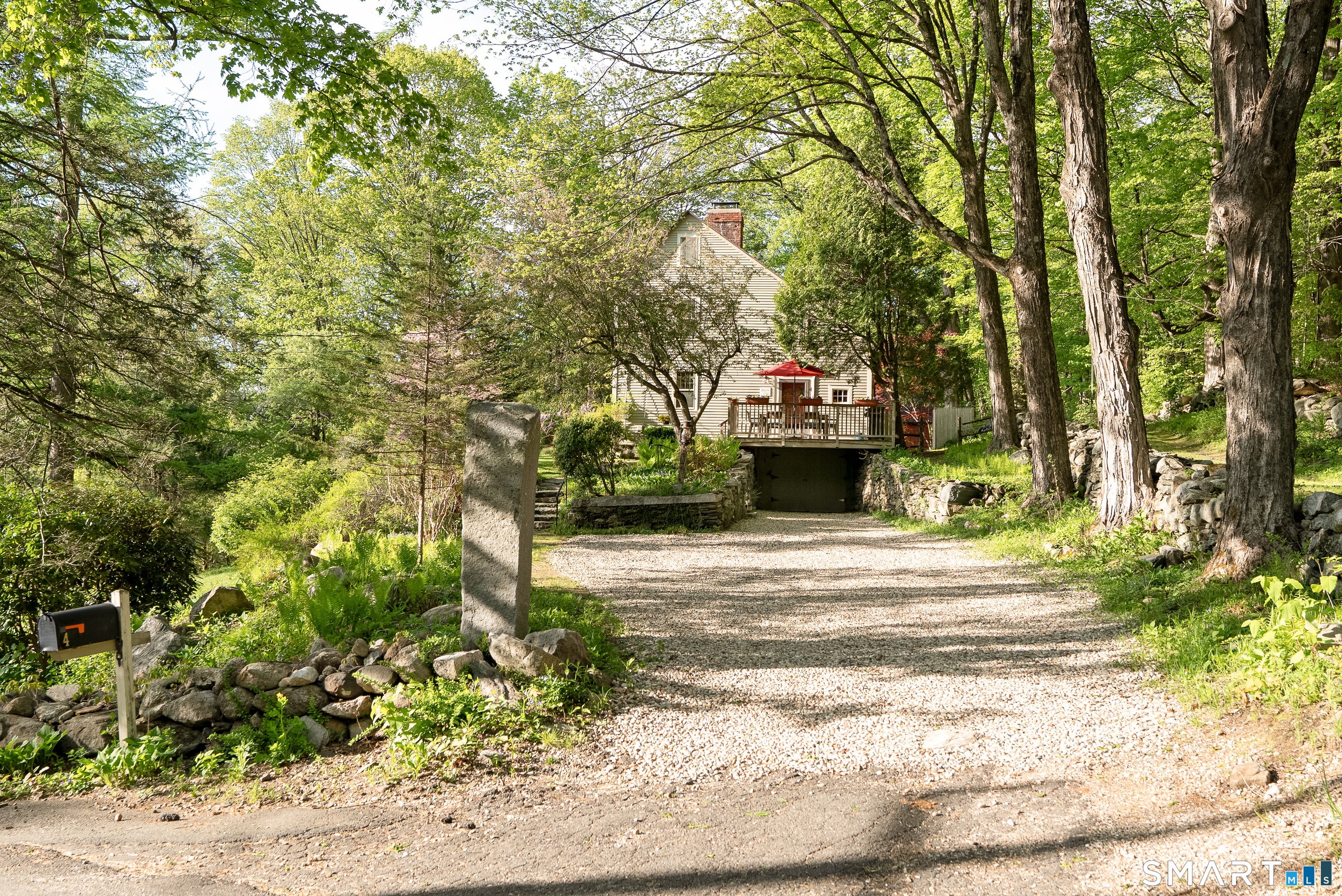 4 Cemetery Road