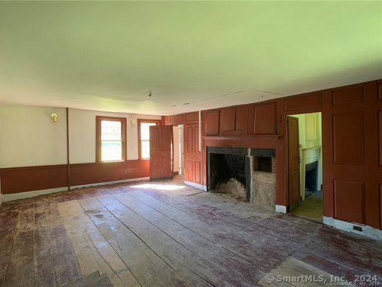 211 Old Colony Road