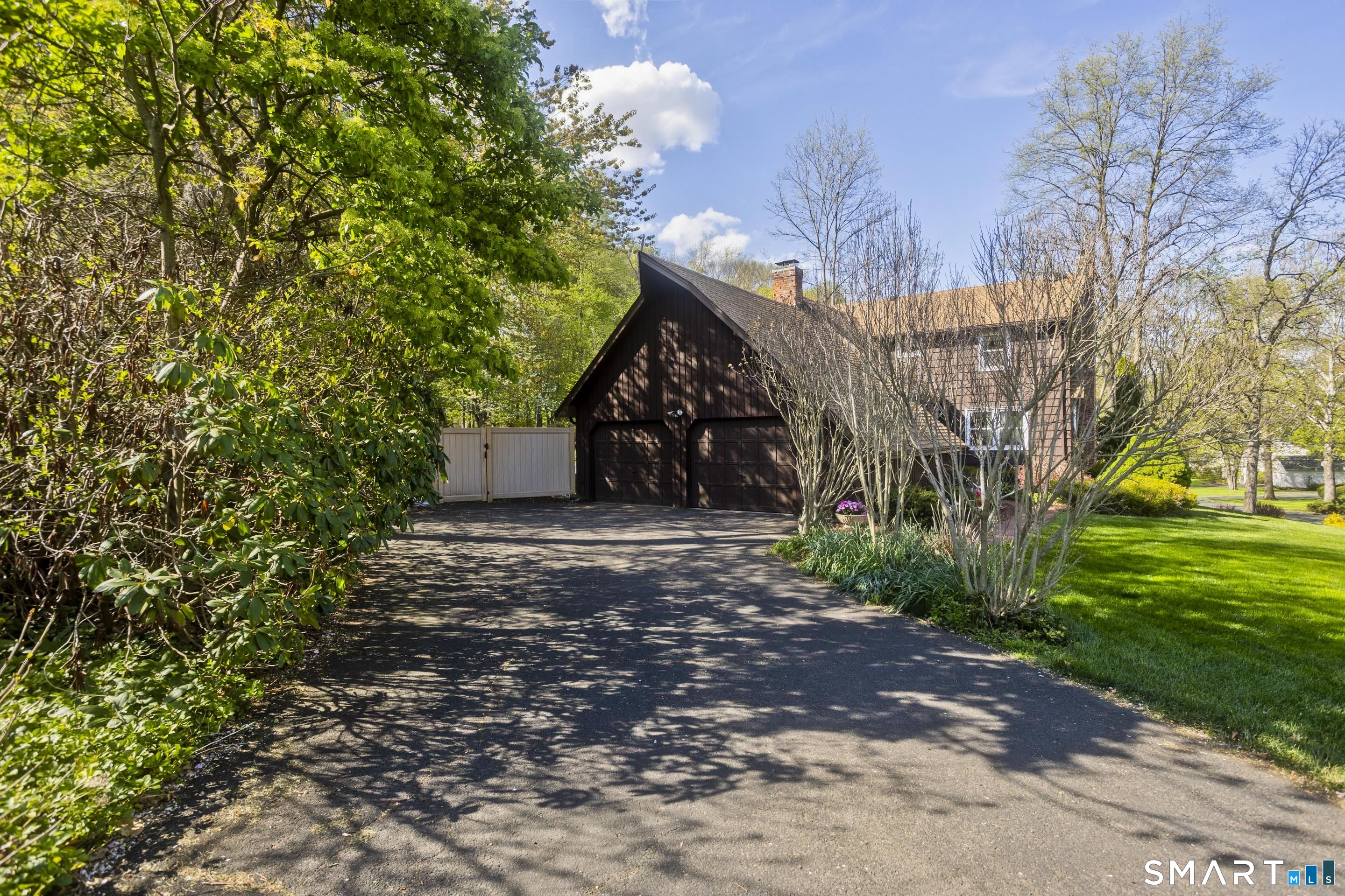 10 Cliffmount Drive