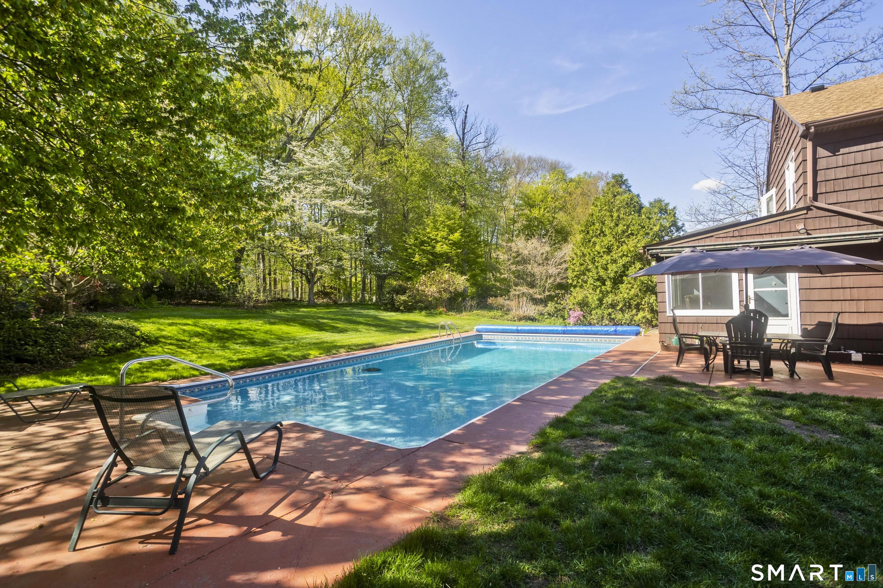 10 Cliffmount Drive