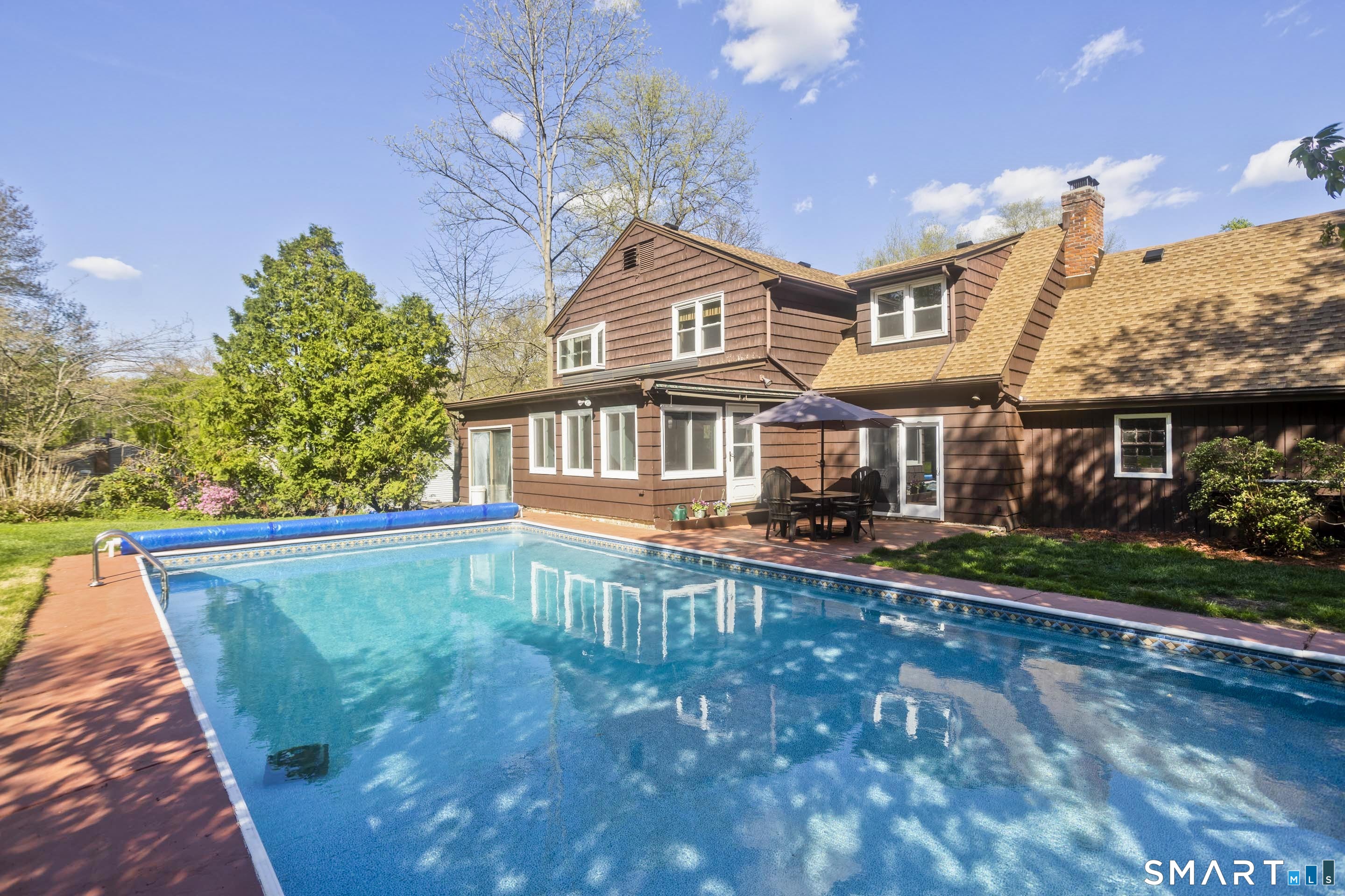 10 Cliffmount Drive