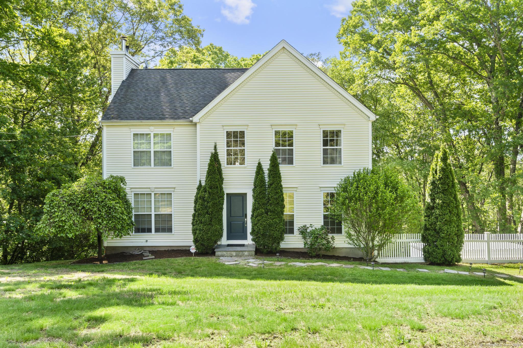 Property for Sale at High Ridge Road, Hamden, Connecticut - Bedrooms: 3 
Bathrooms: 3.5 
Rooms: 9  - $475,000