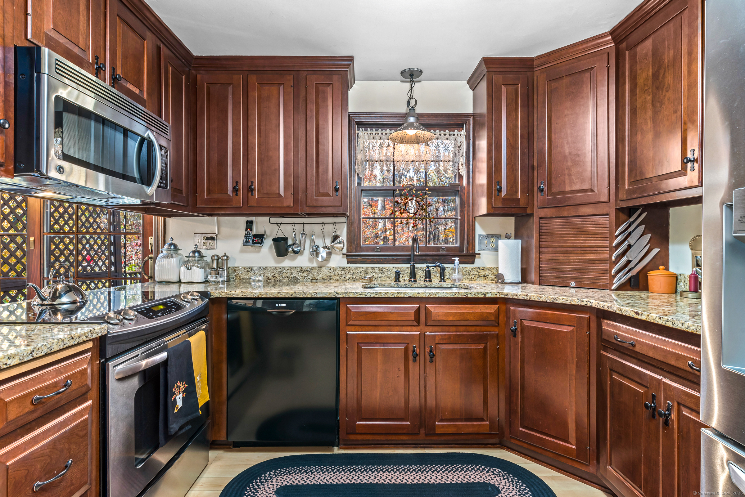 24 Quiet Woods Road, East Hampton, Connecticut image 12
