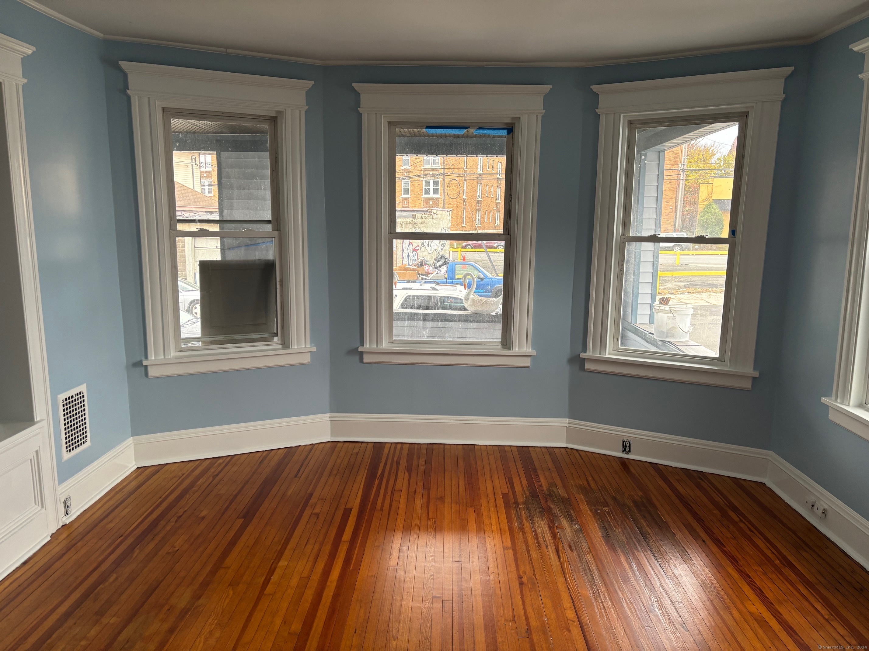 Rental Property at Porter Street 1, Bridgeport, Connecticut - Bedrooms: 3 
Bathrooms: 1 
Rooms: 5  - $2,400 MO.