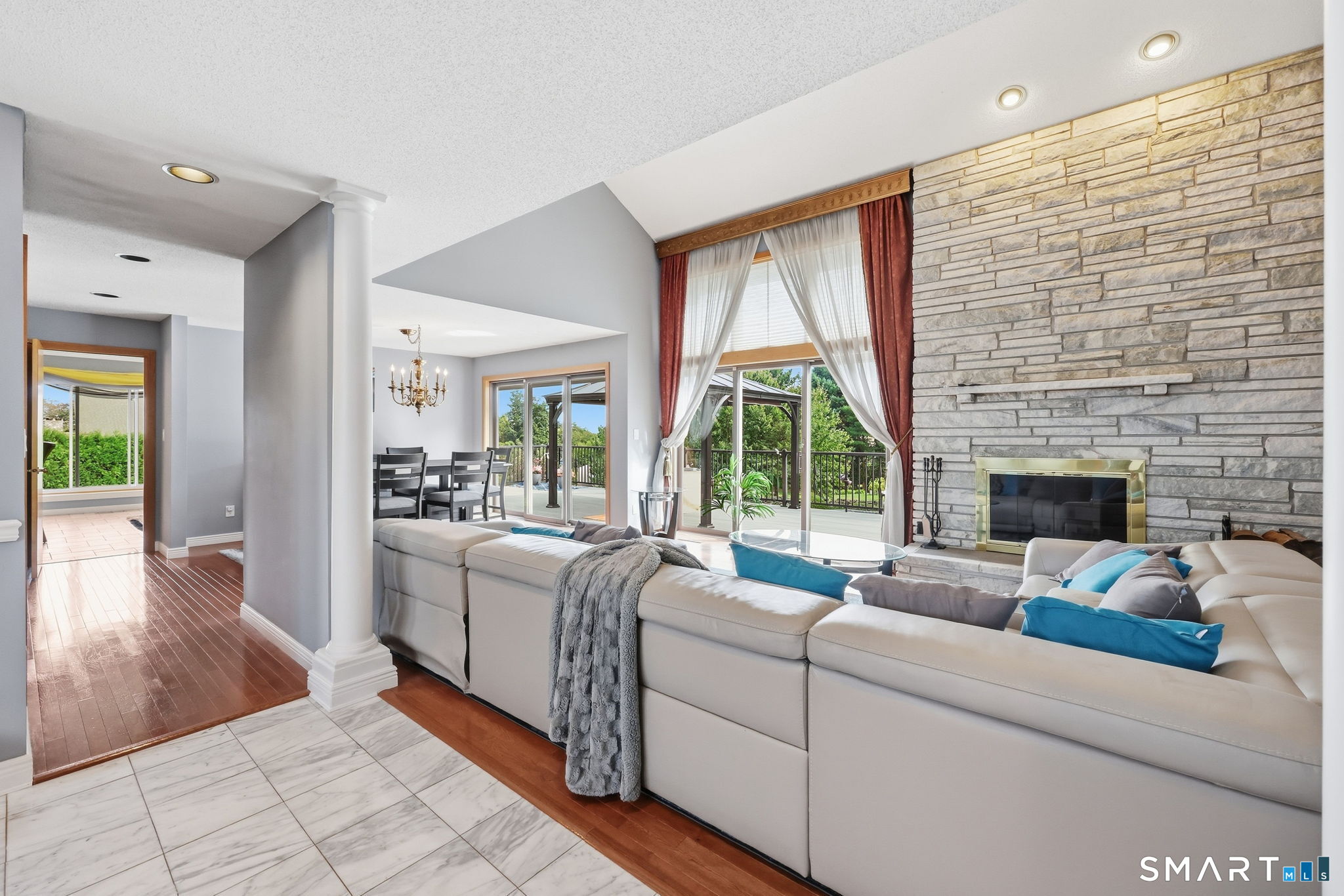 20 Knob Hill Lane