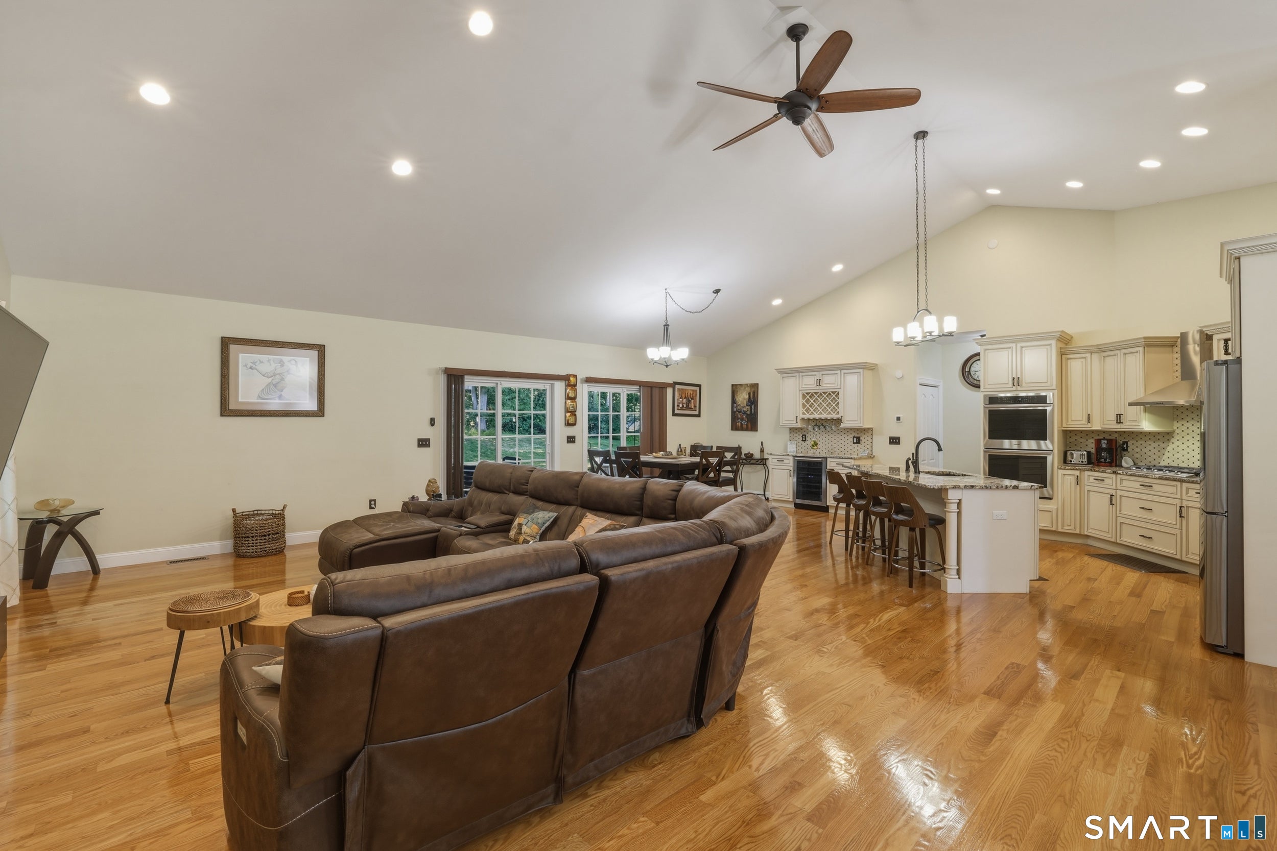 16 Crystal Brook Road