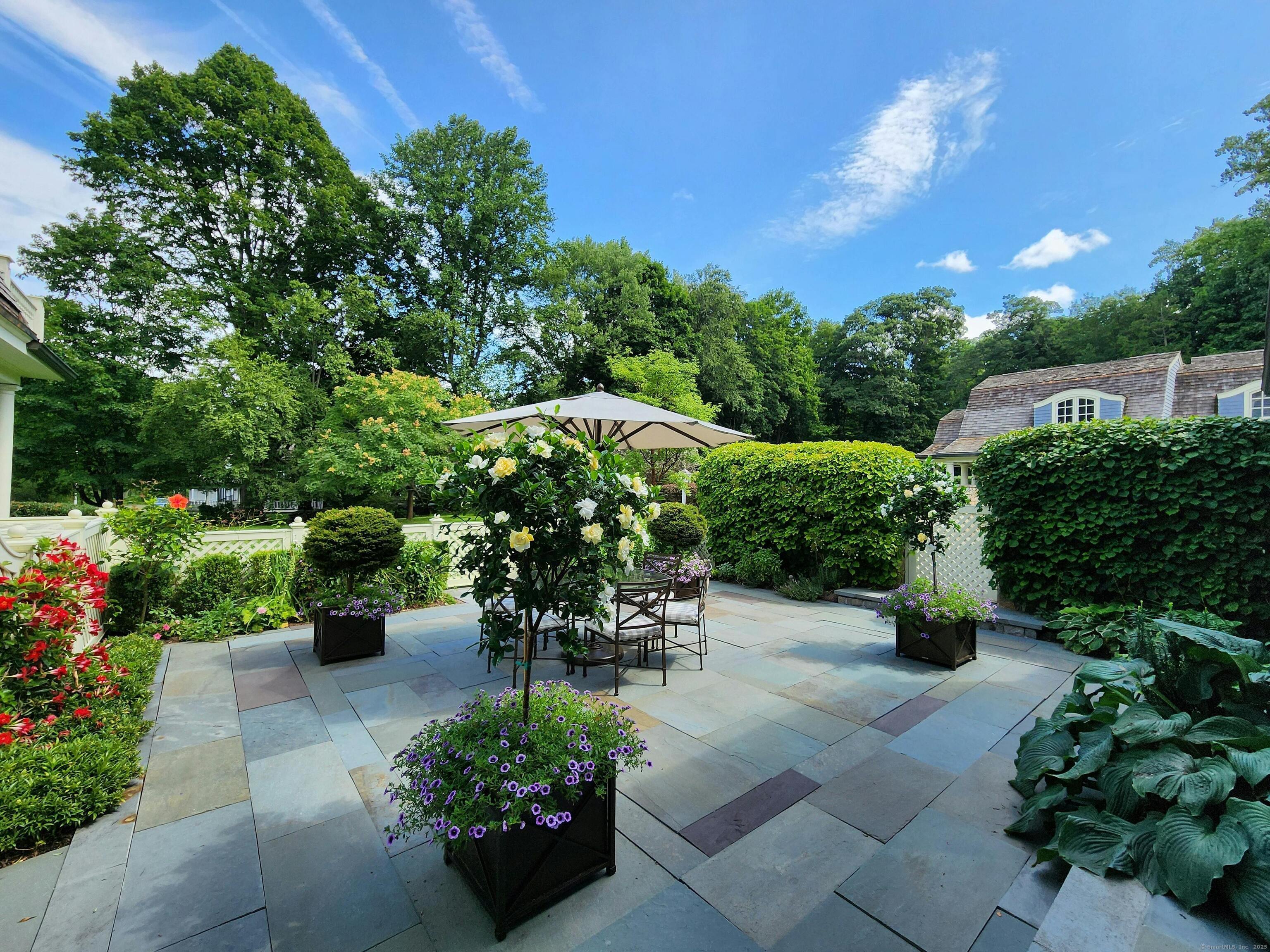 27 Country Club Road
