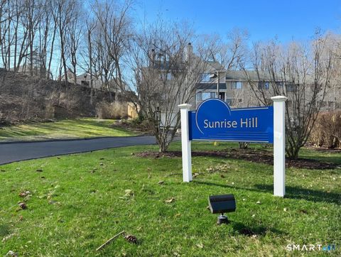 Condo For Sale - 14 Sunrise Hill Road #14<br/> Norwalk, CT 06851