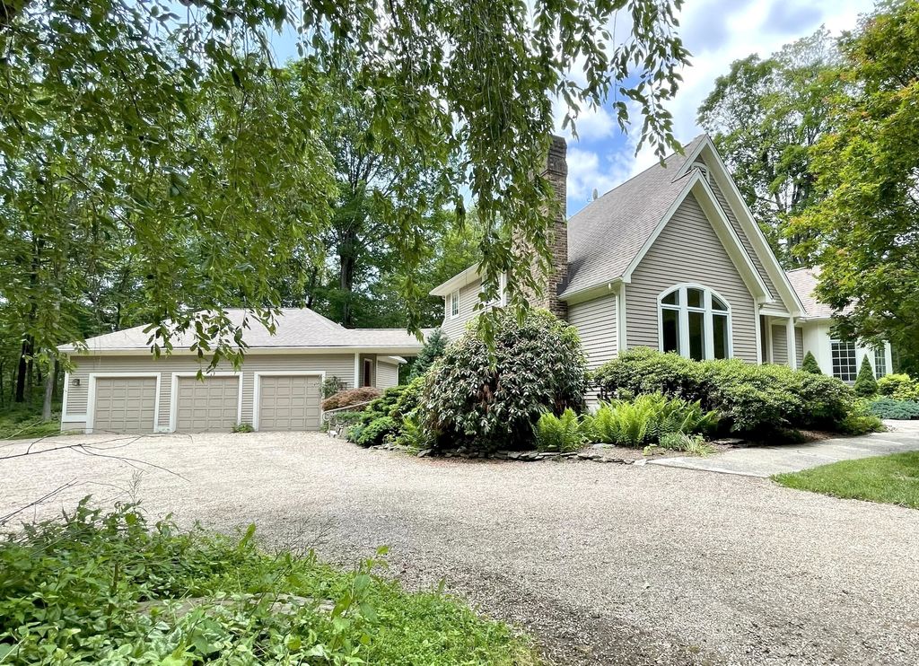 Photo of 67 Transylvania Road, Roxbury, CT 06783 (MLS # 24141041)