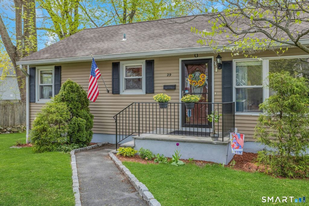 Photo of 29 Chatham Drive, Norwalk, CT 06854 (MLS # 24169470)