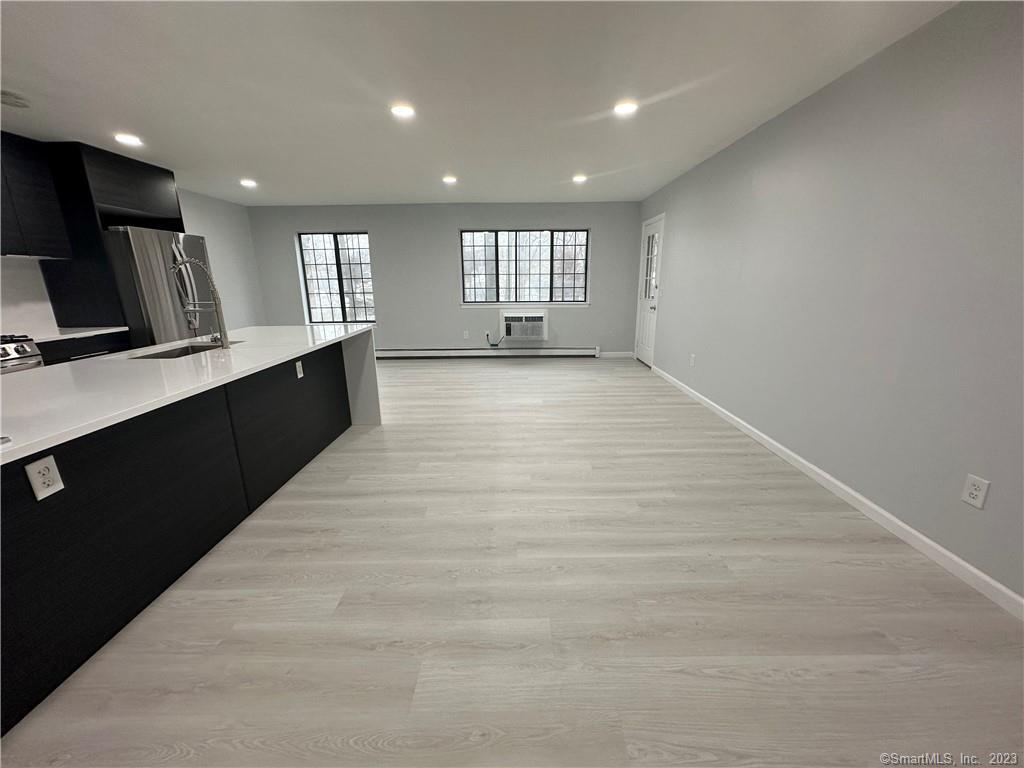 Photo 8 of 31 of 18 Canterbury Road condo