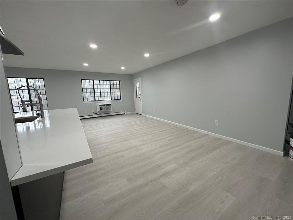 Photo 5 of 31 of 18 Canterbury Road condo
