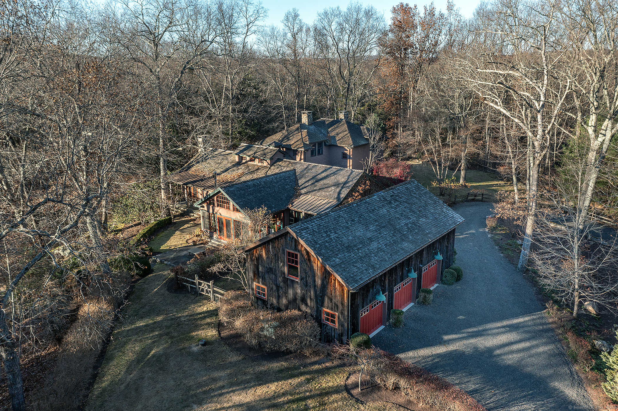 Hemlock Road, Roxbury, Connecticut - 4 Bedrooms  
5 Bathrooms  
9 Rooms - 